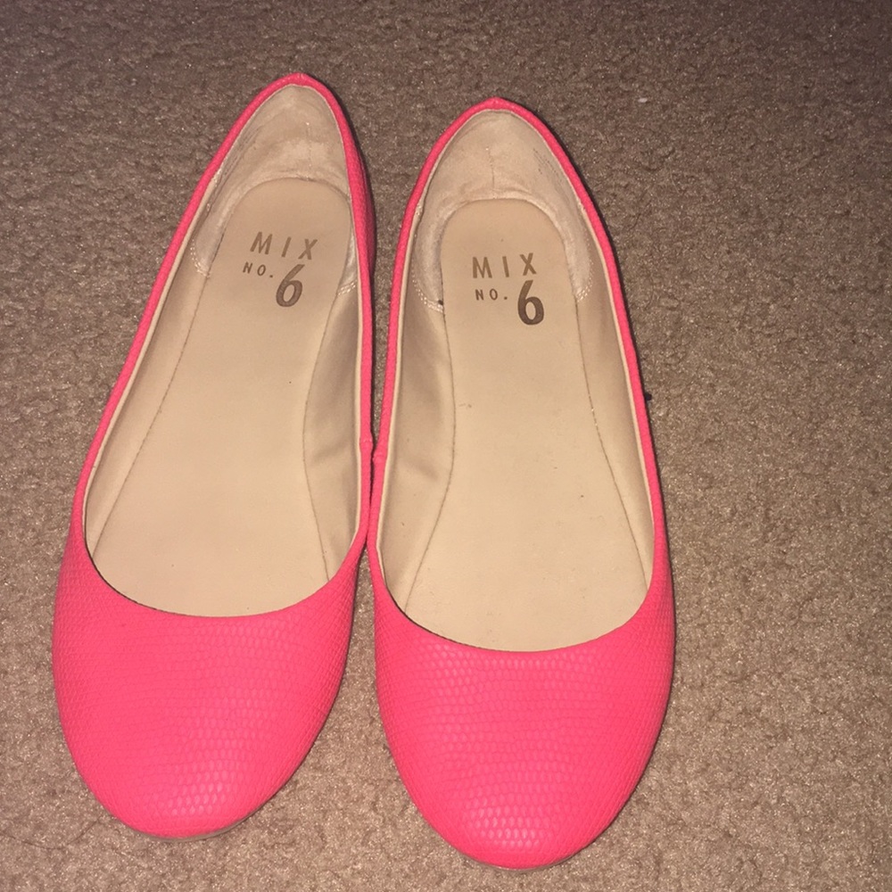 Size six bright coral flats!